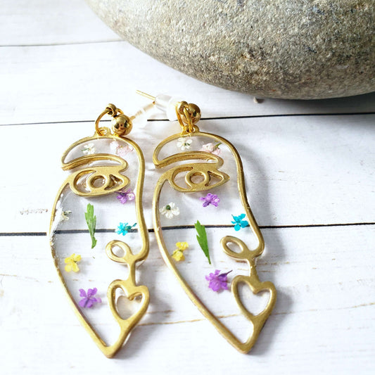 Mixed Dried Flower Resin Dangle Earrings::LittlePrettyDesigns