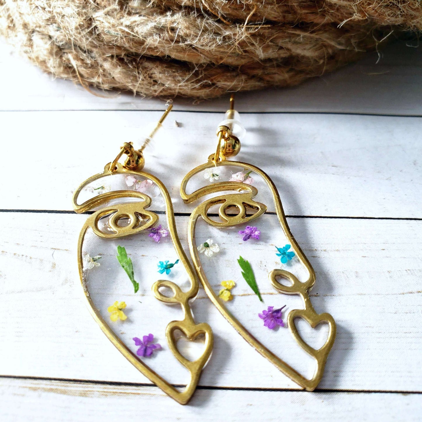 Mixed Dried Flower Resin Dangle Earrings::LittlePrettyDesigns