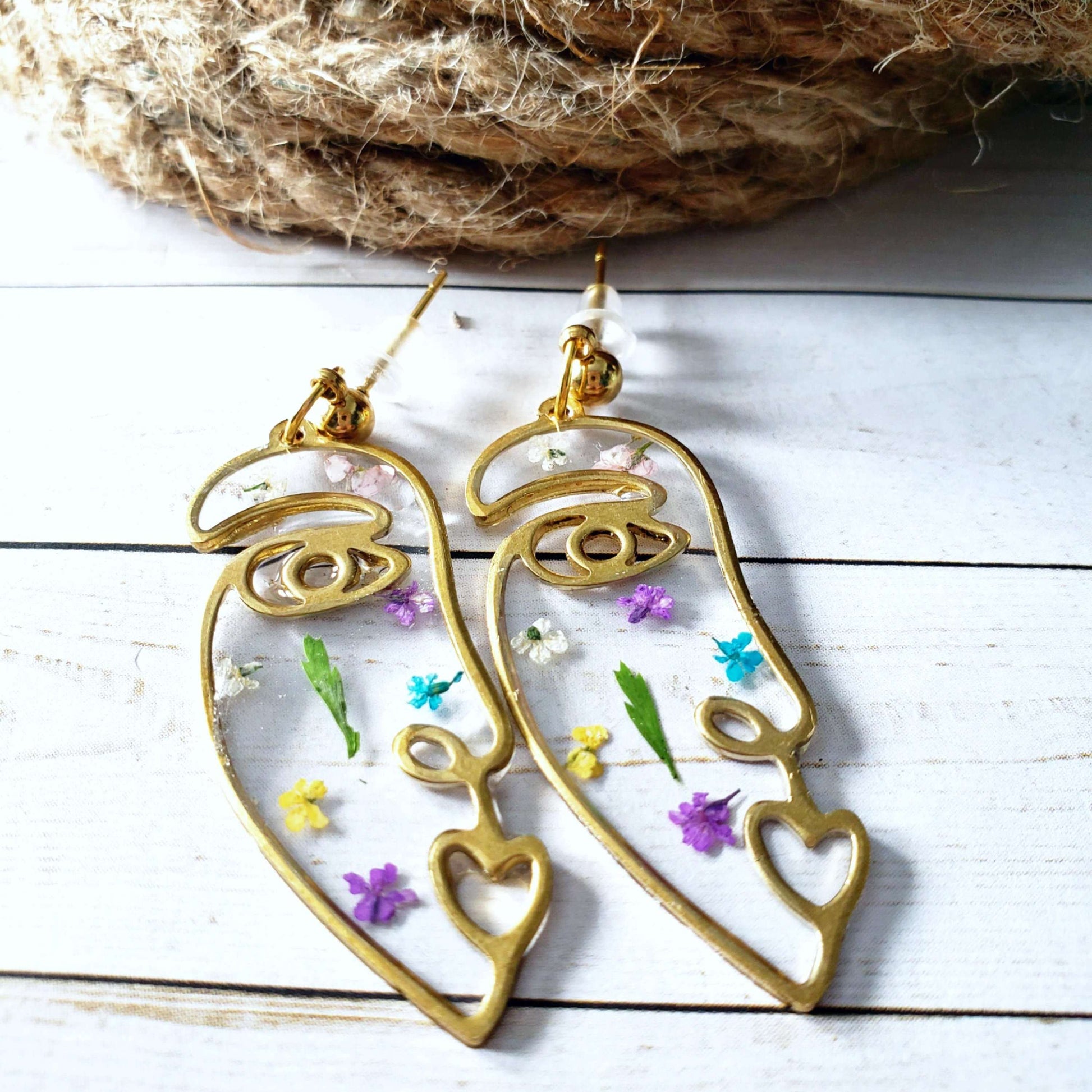 Mixed Dried Flower Resin Dangle Earrings::LittlePrettyDesigns