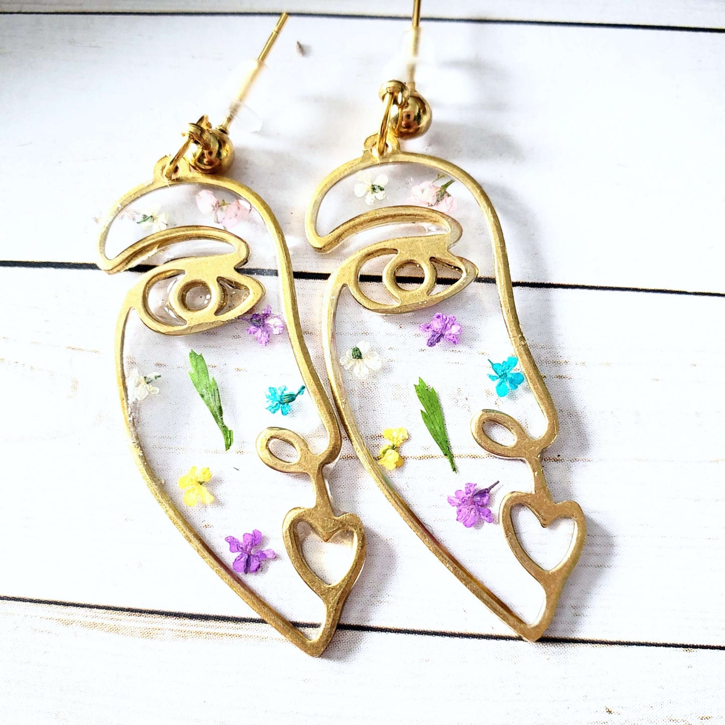 Mixed Dried Flower Resin Dangle Earrings::LittlePrettyDesigns