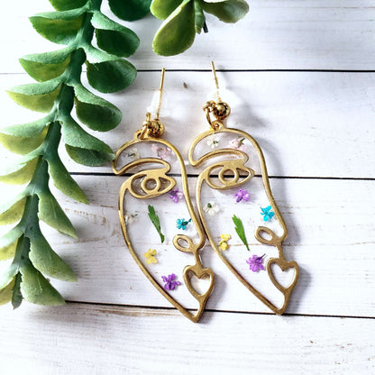 Mixed Dried Flower Resin Dangle Earrings::LittlePrettyDesigns