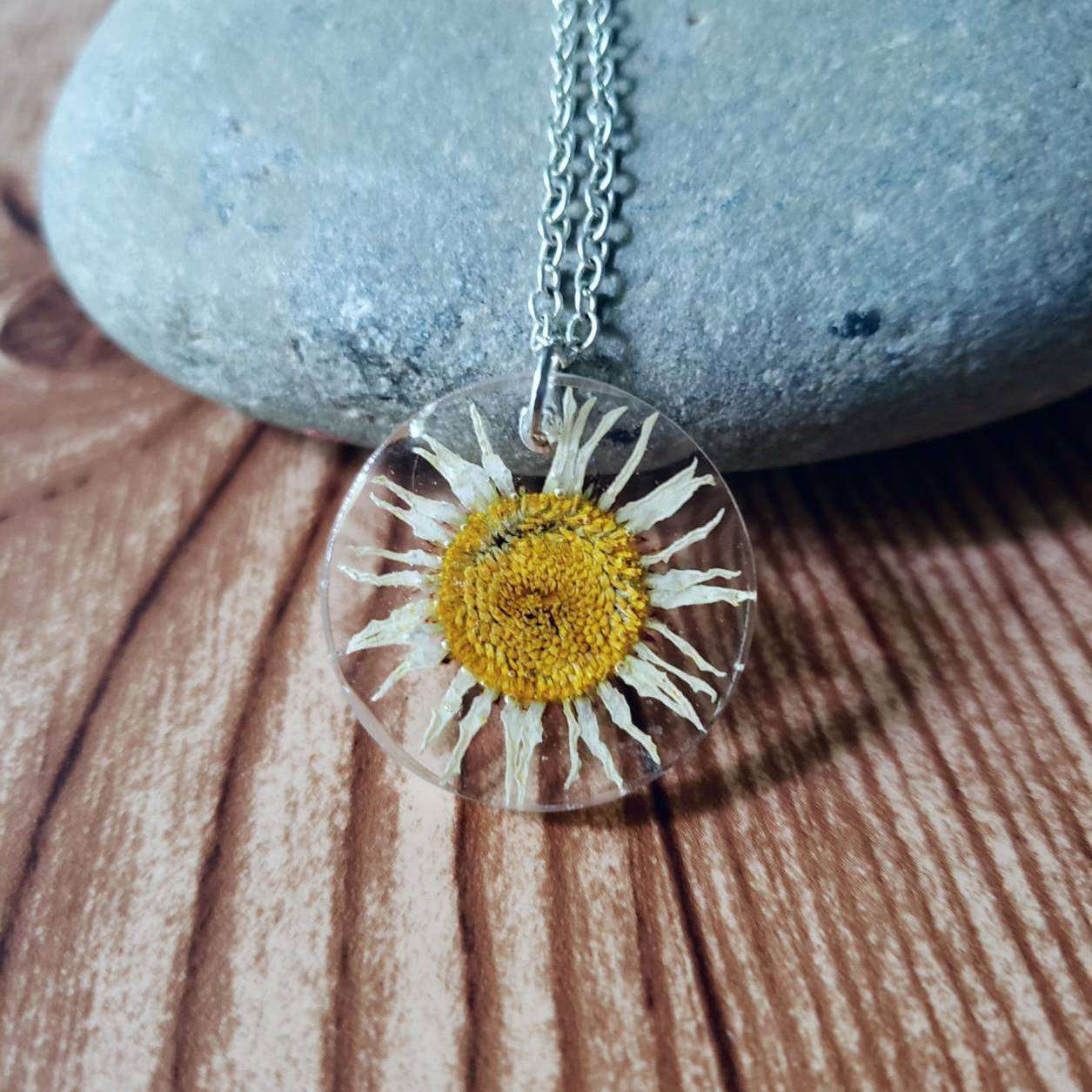 Pressed Chamomile Flower Round Necklace